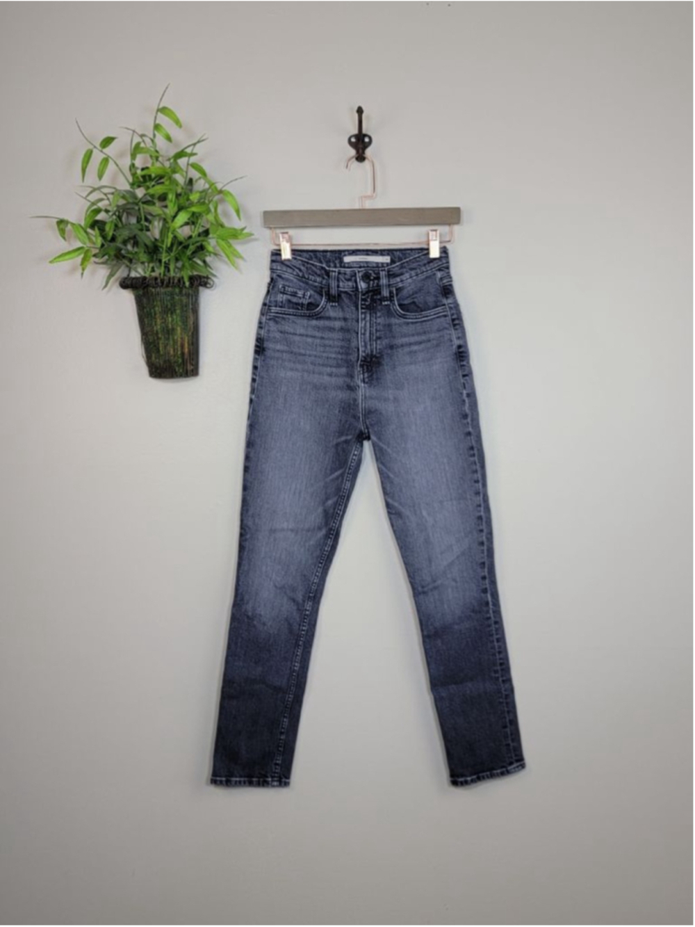 Hudson 25 Harlow EBK Ultra High Rise Cigarette Ankle Jeans Faded Eco Black Wash
